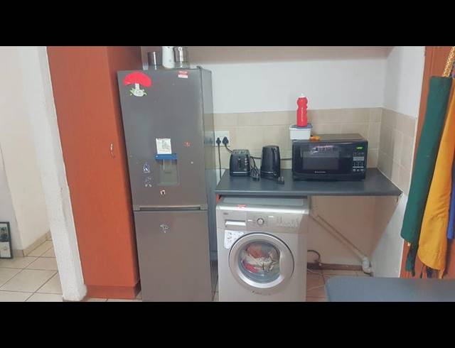 3 BEDROOM TOWNHOUSE FOR SALE IN HEUWELSIG ESTATE